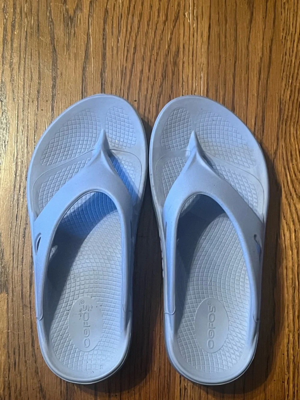 OOFOS light blue recovery flip flops - Picture 1 of 3
